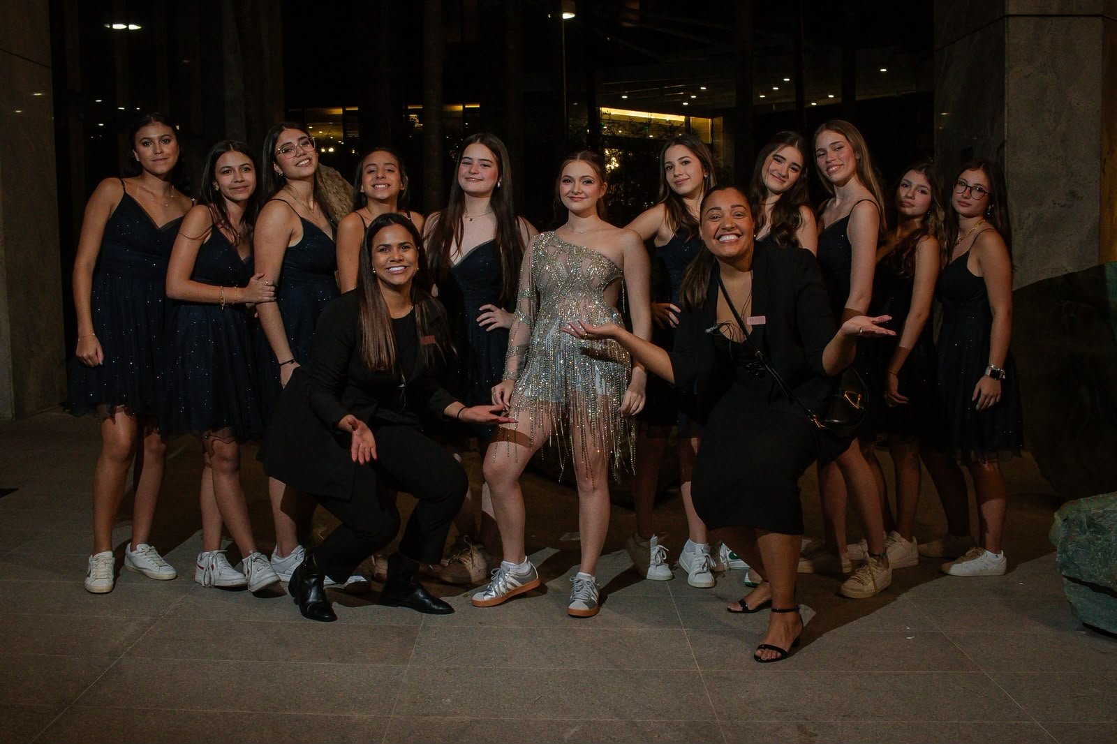Equipe Carol Pires atuando em um casamento